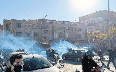 İran’da dolar kuru ortalığı karıştırdı