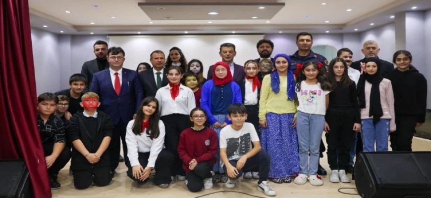 KAPAKLI ORTAOKUL ÖĞRENCİLERİ TARAFINDAN “AFET BİLİNÇLENDİRME” ETKİNLİĞİ GERÇEKLEŞTİRİLDİ