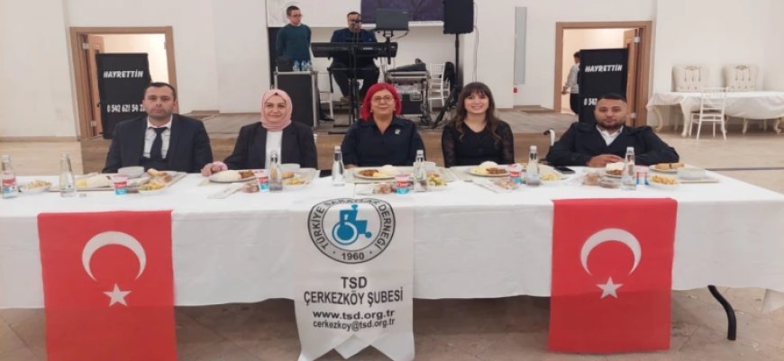 ÇERKEZKÖY’DE DÜNYA ENGELLİLER GÜNÜNDE ÖZEL BİREYLER DOYASIYA EĞLENDİ