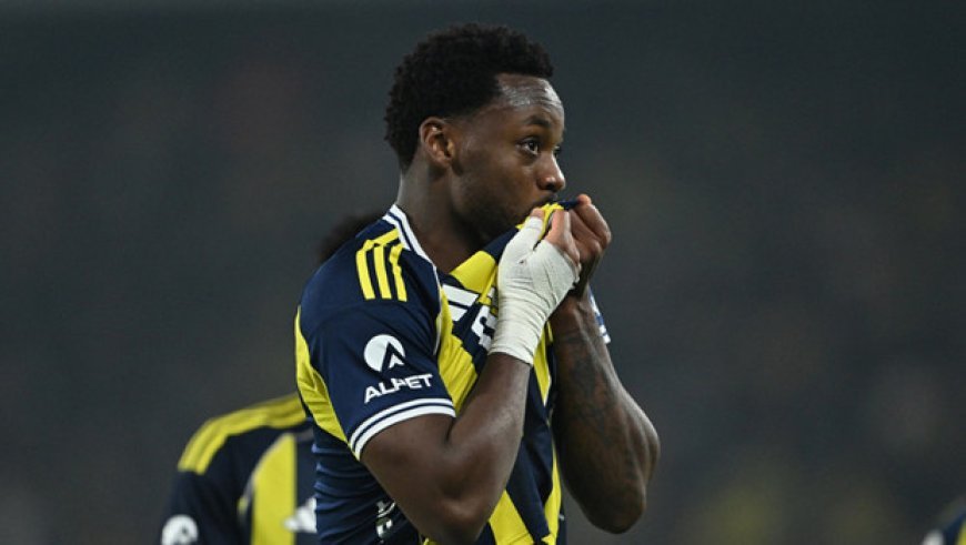 Fenerbahçe'de Jhon Duran gönülleri fethediyor!