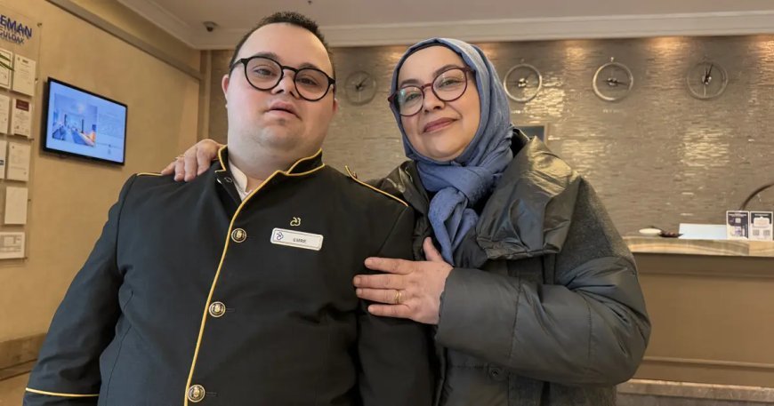 Down sendromlu Emre, 9 yıldır aynı otelde çalışıyor. En büyük hayali emekli olunca tatil yapmak