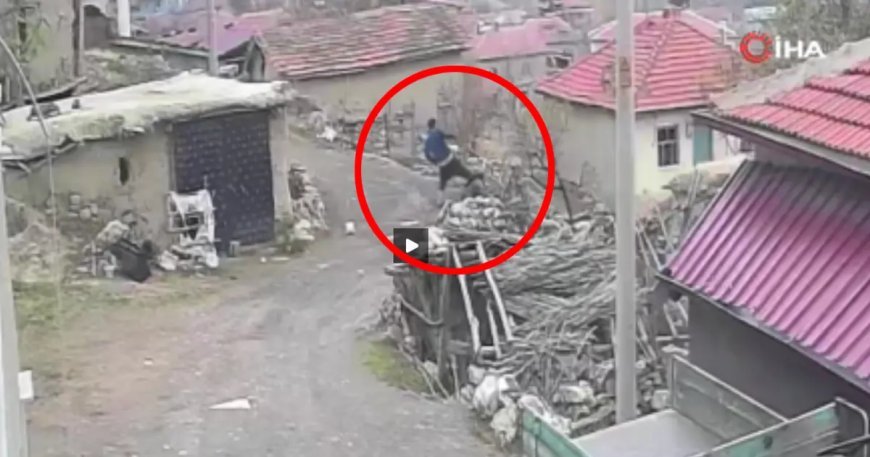 Eşini sopa ve yumruk ile dövüp yerde tekmeledi