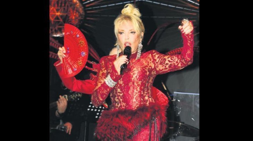 Tarzıyla dikkat çekti