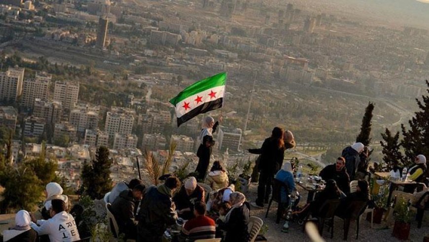 Suriye’de Esad’sız bir yıl: 'Demir Yumruk' yerle bir, cehennemden umut ışığına