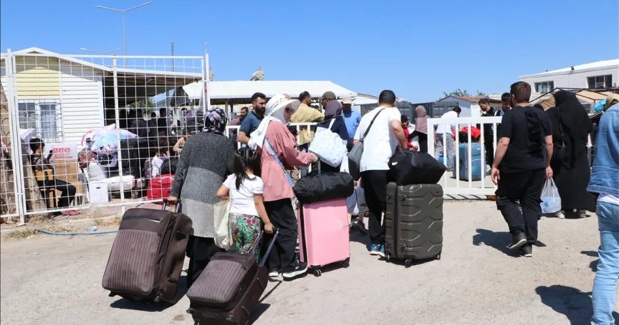 Bakan Yerlikaya: 8 Aralık 2024'ten beri gönüllü olarak 578 bin Suriyeli, geri döndü