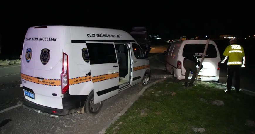 Edirne’de kaçan minibüs kaza yaptı, içinden 20 göçmen çıktı