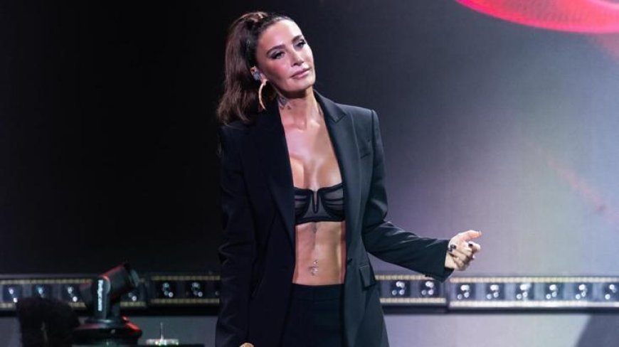 ‘Evvel Ezel’le büyüledi‘