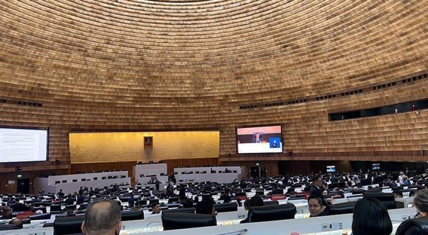 Üç yılda dört başbakan değiştirdiler! Meclis yine feshedildi, erken seçim süreci başladı