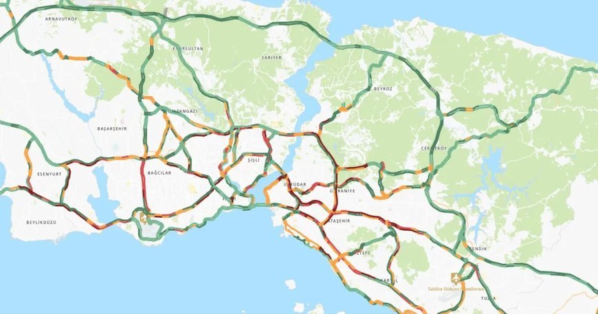 İstanbul'da trafik adım adım ilerliyor