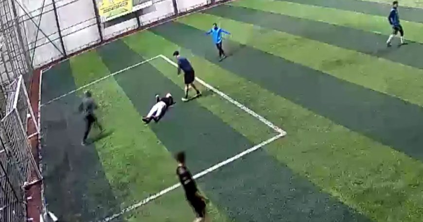 Halı sahada hayatını kaybetti