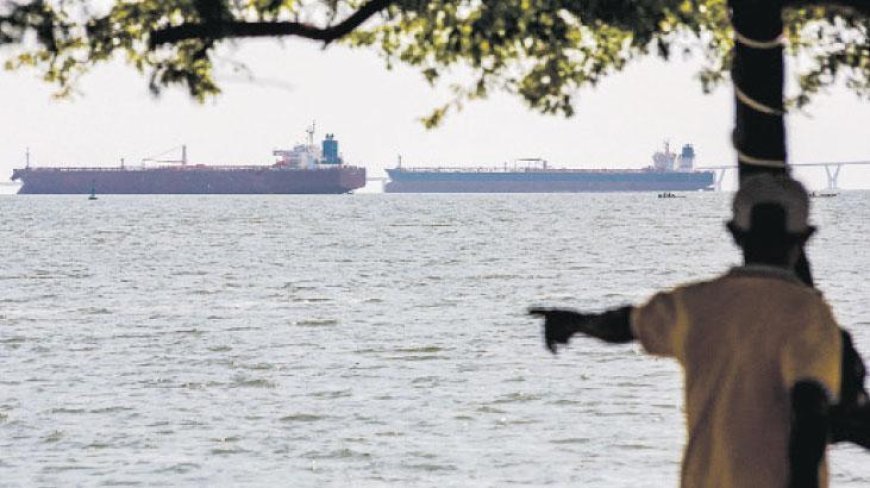 Bir Venezuela tankeri daha takip altında!