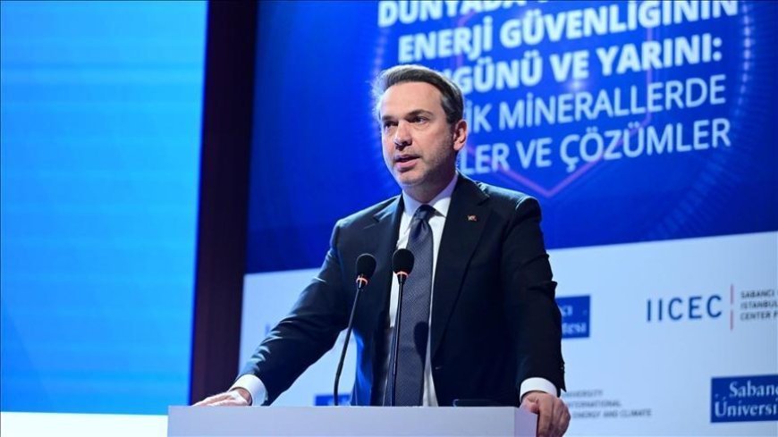 Bakan Bayraktar, 2026'nın yenilenebilir enerjide 'yeni bir rekor yılı' olacağını bildirdi