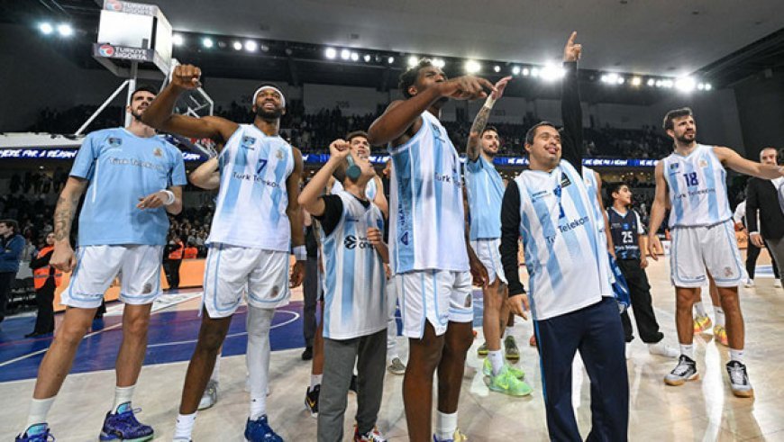 Türk Telekom, Anadolu Efes'i evinde devirdi!