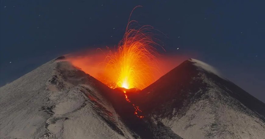 Etna uyandı. Lavlar 400 metreye yükseldi