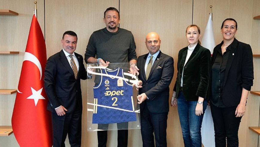 Fenerbahçeli yöneticilerden, TBF Başkanı Türkoğlu'na ziyaret