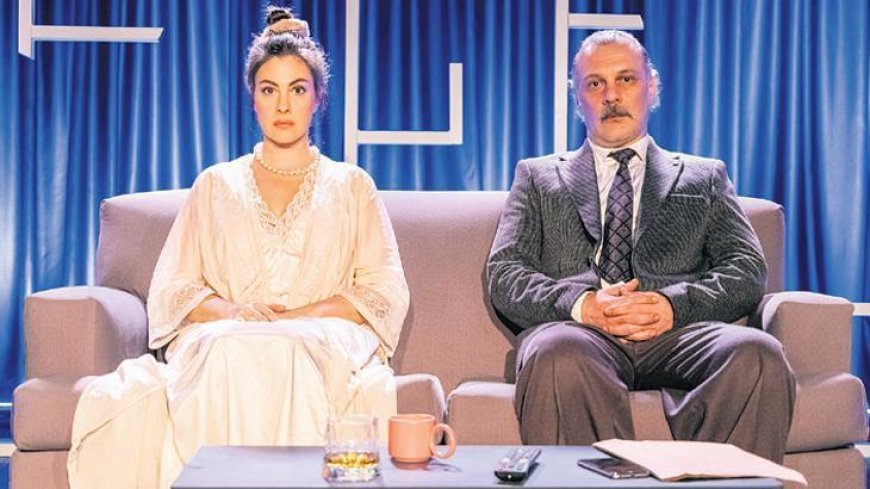 Sahne yolculuğuna devam ediyor