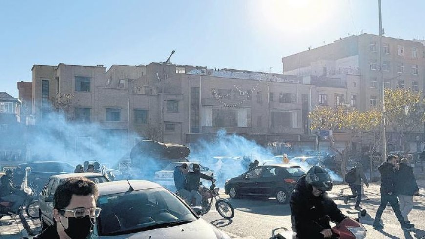 İran’da dolar kuru ortalığı karıştırdı