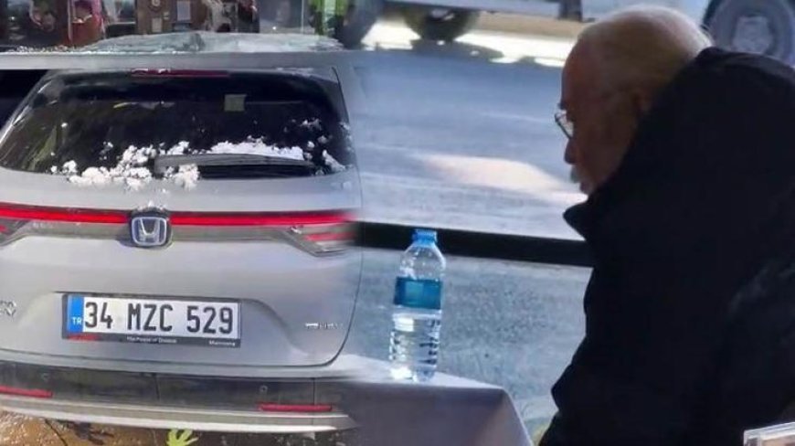 Ünlü sanatçı Cahit Berkay, kullandığı araçla restorana daldı