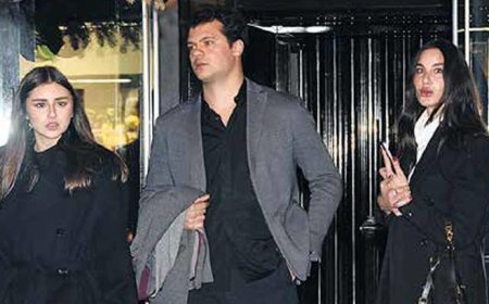 Tekneyle ayrıldılar