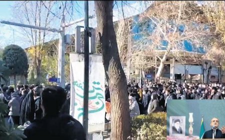 İran’da eylemler büyüyor: Can kayıpları var