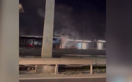 Metrobüste yangın paniği. Yolcular tahliye edildi