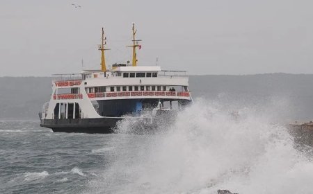 Feribot seferlerine fırtına engeli. Hafta sonu feribot seferleri iptal