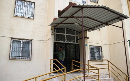 Asansörde yaptıkları pes dedirtti. Çatıdaki güvencinleri çalıp kaçtı