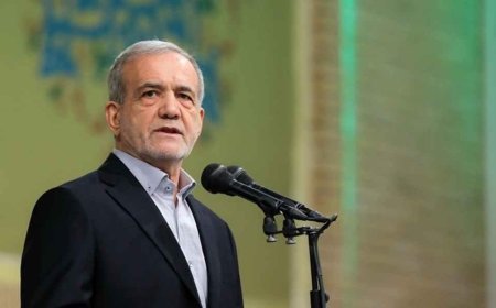 İran Cumhurbaşkanı’ndan sözünü kesen dinleyiciye Türkçe uyarı!