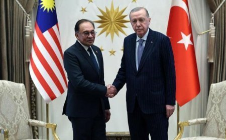 Erdoğan, Malezya Başbakanı İbrahim ile ortak basın toplantısı düzenliyor