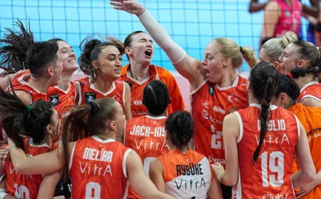 Eczacıbaşı Dynavit, son sette galip!