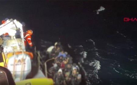 İzmir açıklarında lastik bot battı! 37 düzensiz göçmen kurtarıldı, 1 ölü
