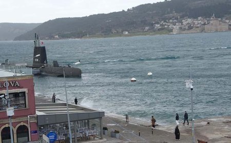 Çanakkale Boğazı fırtına nedeniyle çift yönlü trafiğe kapatıldı