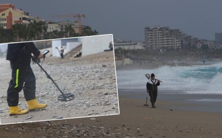 Antalya'da altın avı! Dev dalgaların vurduğu sahilde dedektörle altın avına çıktılar
