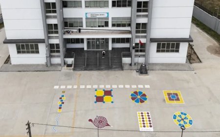 Yahya Kemal Beyatlı İlkokulu Bahçesi Sanatla Renklendi