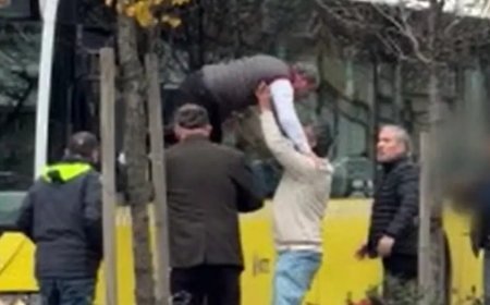 İETT şoförü camdan fırlayıp kavgaya tutuştu