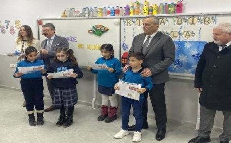 Kaymakam Günlü Öğrencilerin Karne Heyecanına Ortak Oldu