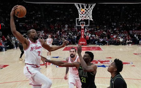 Kevin Durant, NBA'de en fazla sayı atan 6. oyuncu oldu
