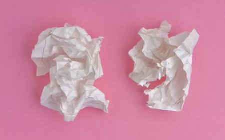 ABD’li öğrenci, sanat sergisindeki yapay zekalı görselleri söküp yedi