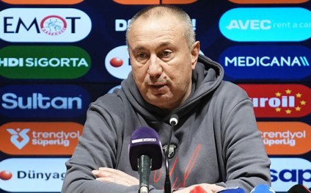 Stanimir Stoilov'dan Fenerbahçe maçı yorumu: 'Cezalı duruma düşmeleri üzücü!'