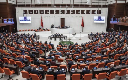 Aden Körfezi tezkeresi Meclis'te kabul edildi