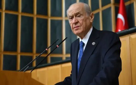 Bahçeli'den bayrak indirme provokasyonuna tepki: DEM Parti eş başkanları birinci derece sorumlu