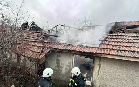 Metruk bina, yangında kullanılamaz hale geldi