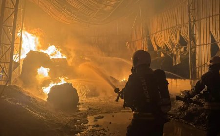 Atık naylon deposunda yangın