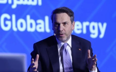 Bakan Bayraktar, enerjideki belirsizliklerin aşılmasında "güçlü uluslararası işbirliğinin" önemini vurguladı