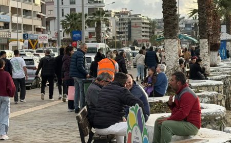 İki gün önce fırtına, sel yağmur vardı. Güneş yüzünü gösterdi, sahile akın ettiler