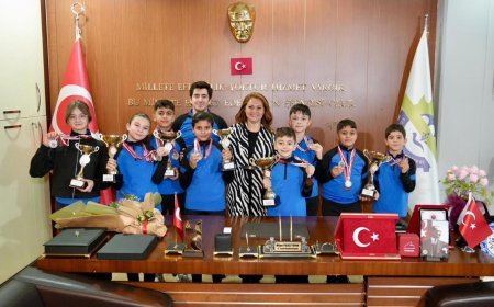 Başarılı Sporculardan Başkan Müge Yıldız Topak'a Ziyaret