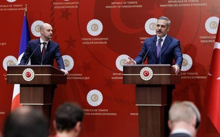 SON DAKİKA HABERLER: Dışişleri Bakan Fidan Hakan, Fransız mevkidaşı Barrot ile görüştü