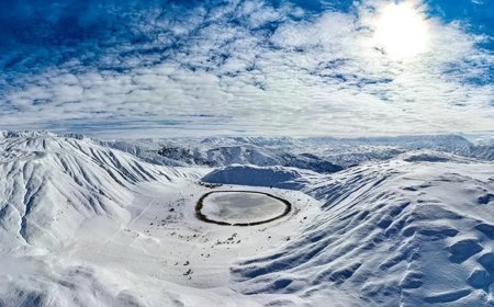 Erzincan’da Polat Gölü beyaza büründü
