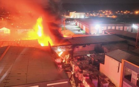 Düzce'de dev strafor fabrikası alevlere teslim: 3 işçi son anda kurtuldu