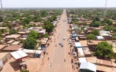 Burkina Faso'da Bakanlar Kurulu kararnamesi ile tüm siyasi partiler feshedildi